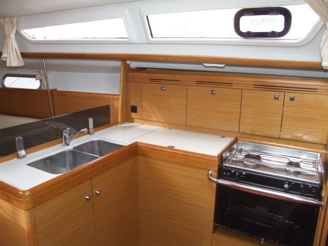Sun Odyssey 36 i Performance  -10.jpg